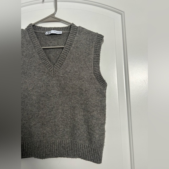 Zara Grey Sleeveless Wool Blend Knit Sweater Vest size small preppy academia - Picture 4 of 8